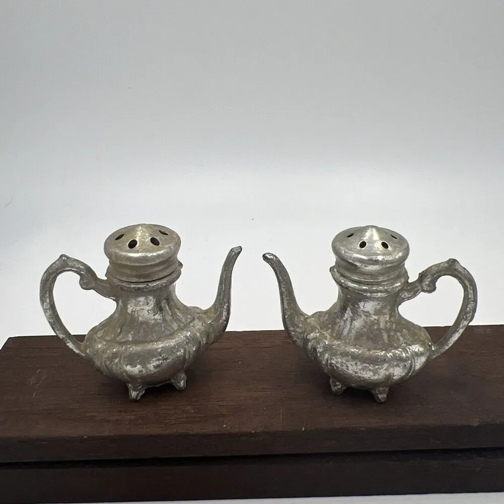 Vintage Salt And Pepper Shakers Silver Tone Tea Pot Coffee Pot So Cute!